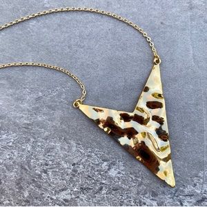 Gold Rippled Arrowhead Necklace